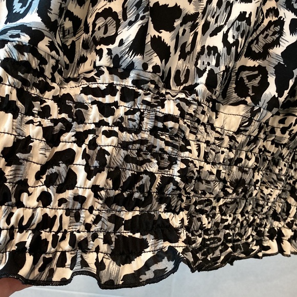 Isabella Rodriguez Leopard Print Top - Picture 4 of 7